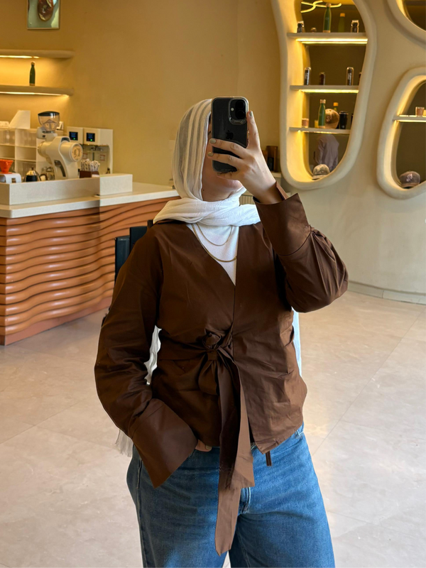 Poplin Tie Shirt in Hot brown